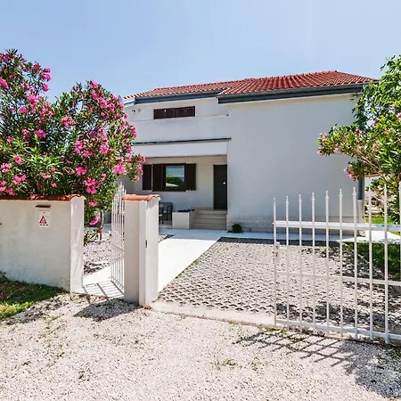 Dom wakacyjny House Pianeta Nin