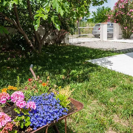 Сasa de vacaciones House Pianeta
